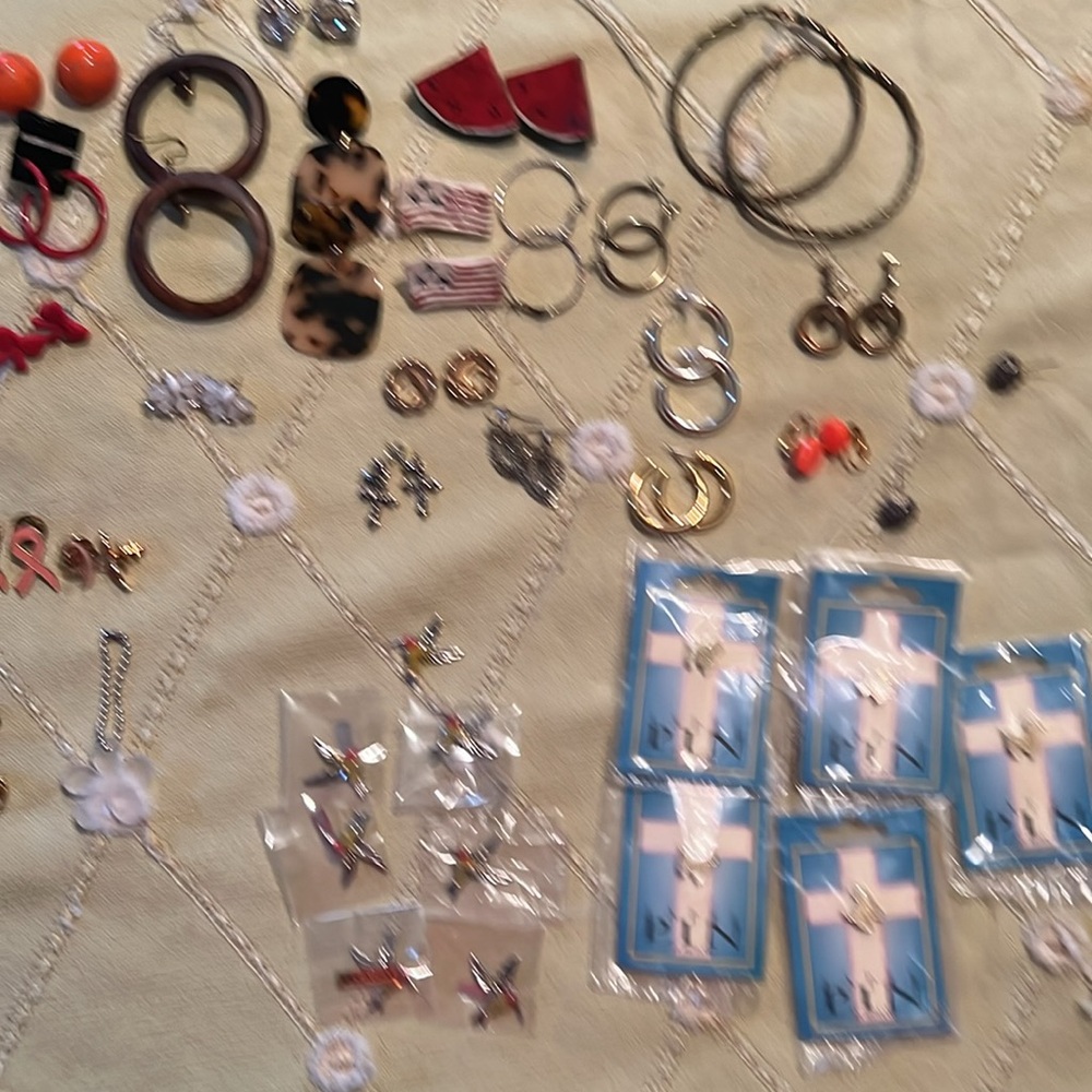 Assorted Jewelry Collection - Picture 3 of 4